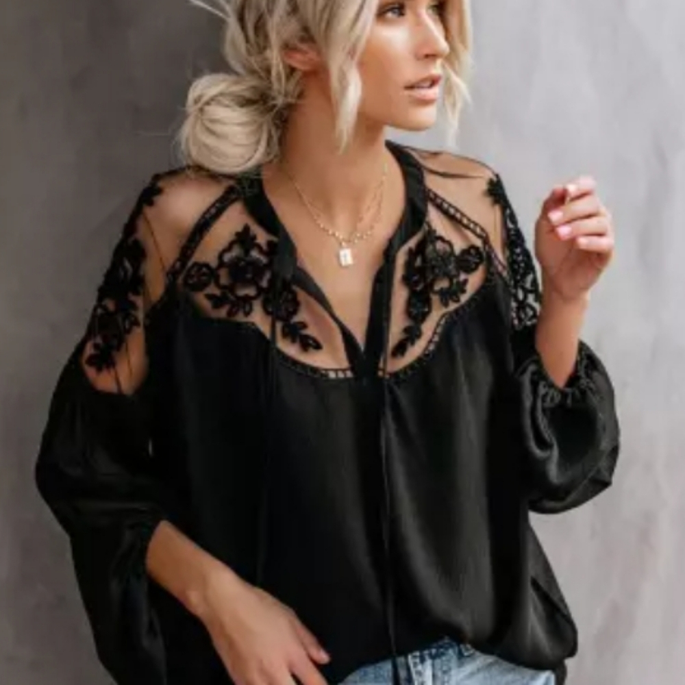 Last One New boutique lace blouse